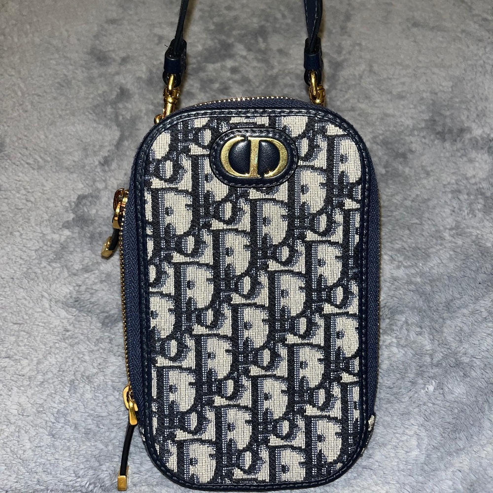 Call’in Dior Phone Holder